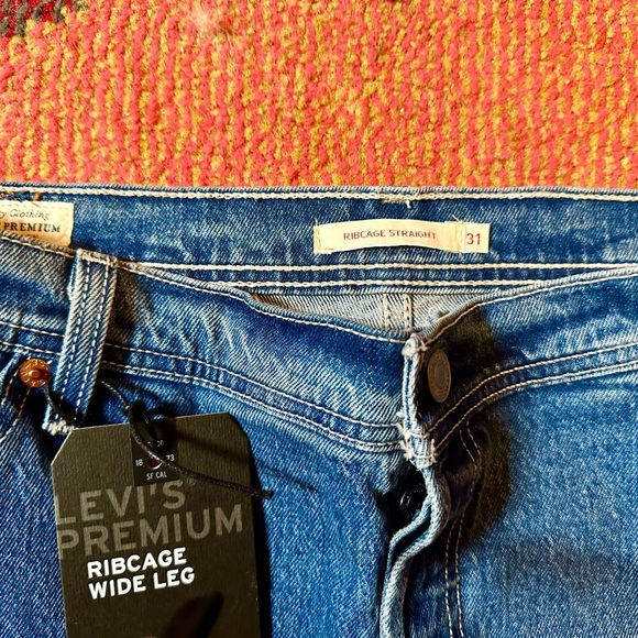 NEW Levi’s Ribcage Wide Leg Straight Jeans, 31. - Picture 2 of 4